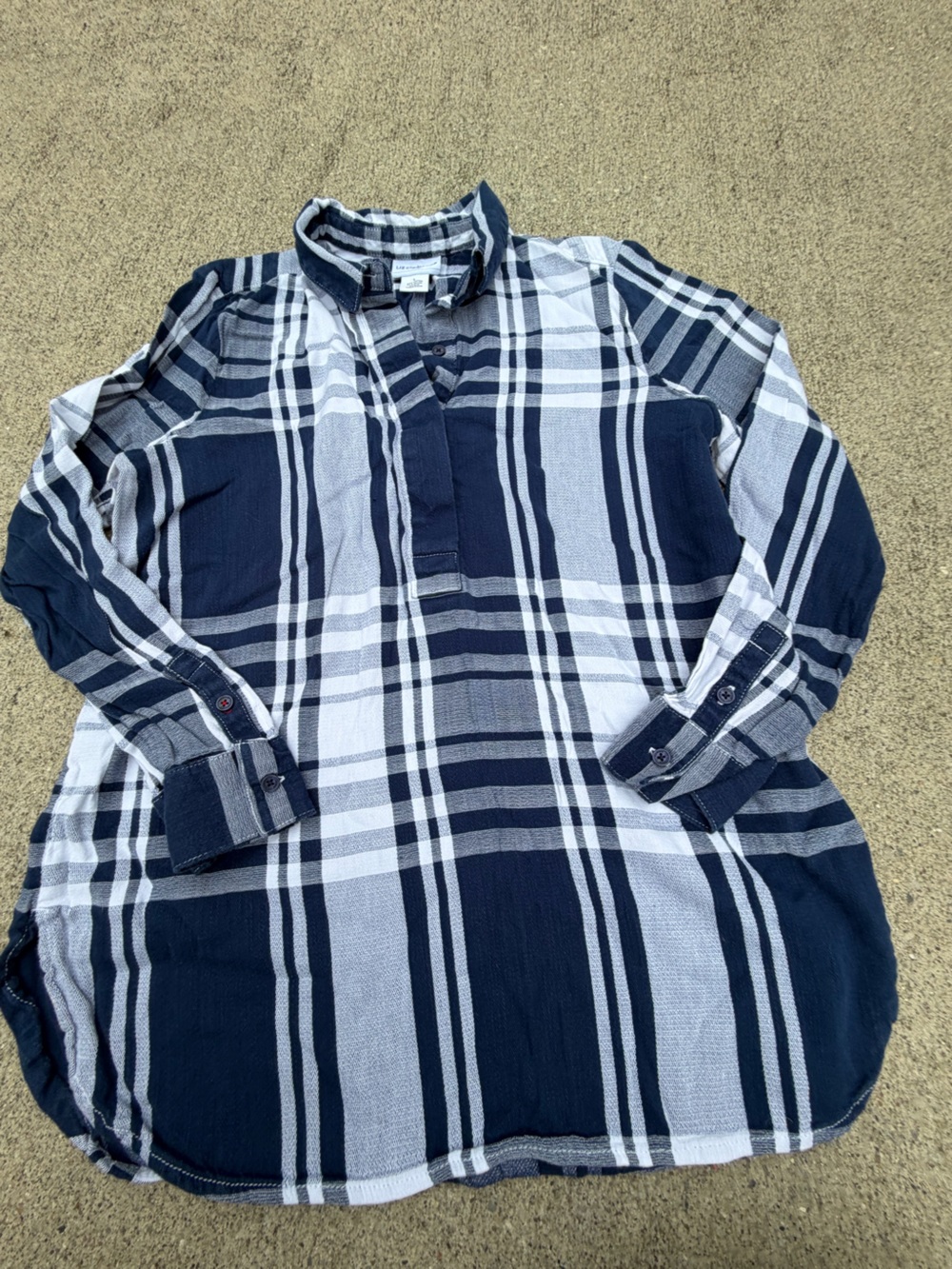 Liz Claiborne Woman’s L Button-Down Shirt Blue White Plaid Long Sleeve Woven